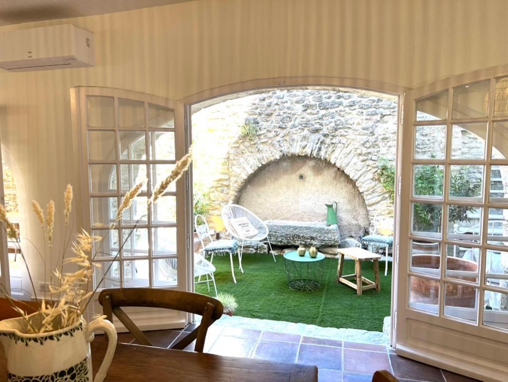 La Villa 1777 Lagnes Экстерьер фото